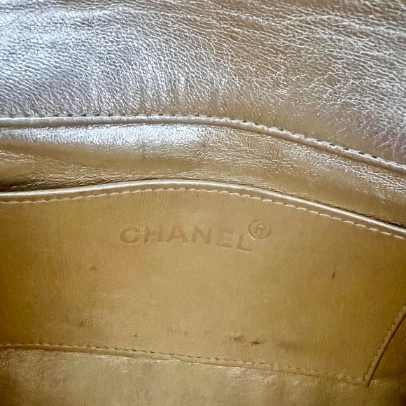 CHANEL Gold Lambskin Clutch/Purse with pearl/gold “CC” - Picture 12 of 12